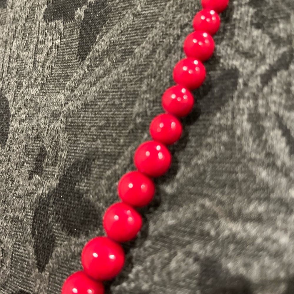 N095 Elegant Vintage Cherry Red Graduated Beaded Necklace - Picture 3 of 5